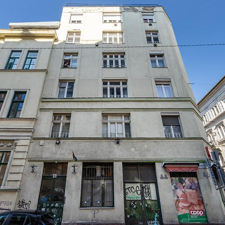 Cozy Little Flat In The City Center Budapest Exteriör bild
